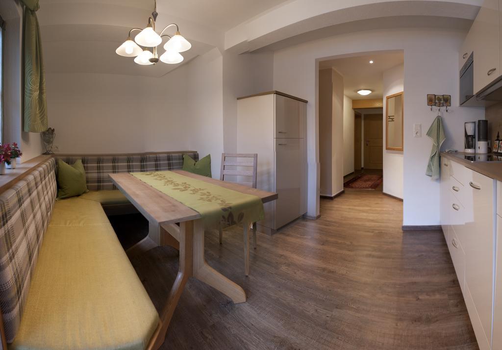 Ferienwohnungen Stefan Kroell Mayrhofen Room photo